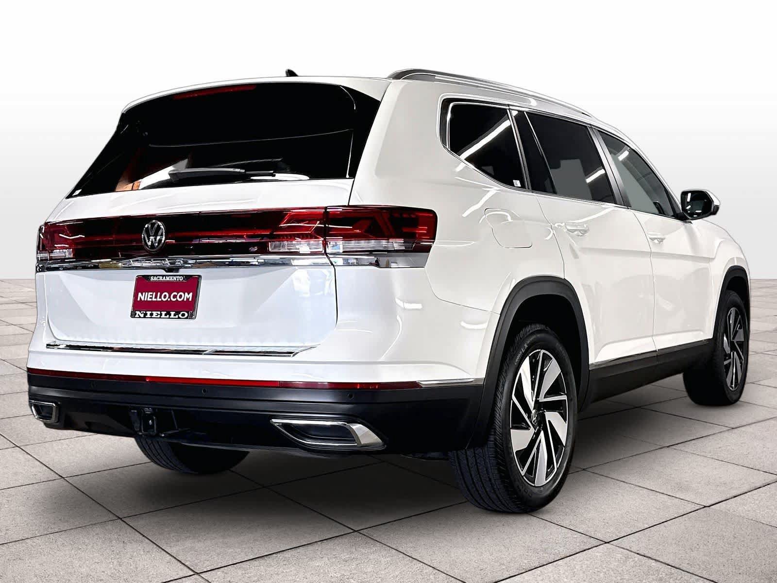 Used 2025 Volkswagen Atlas SEL AWD/4WD image 15