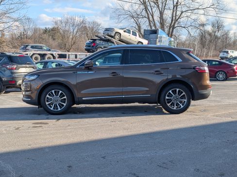 Used 2022 Lincoln Nautilus Standard w/ Premium Package image 7