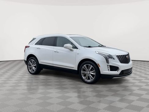 Used 2023 Cadillac XT5 Premium Luxury AWD/4WD image 2
