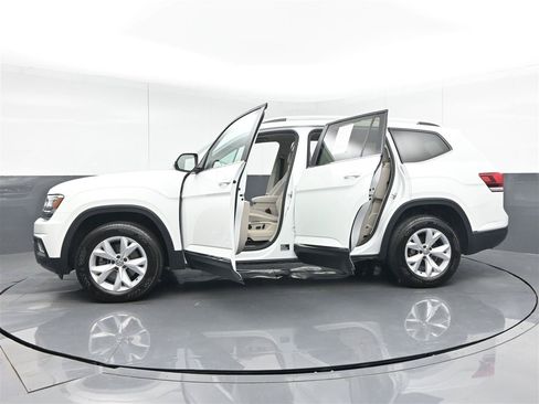 Used 2018 Volkswagen Atlas SEL FWD image 40