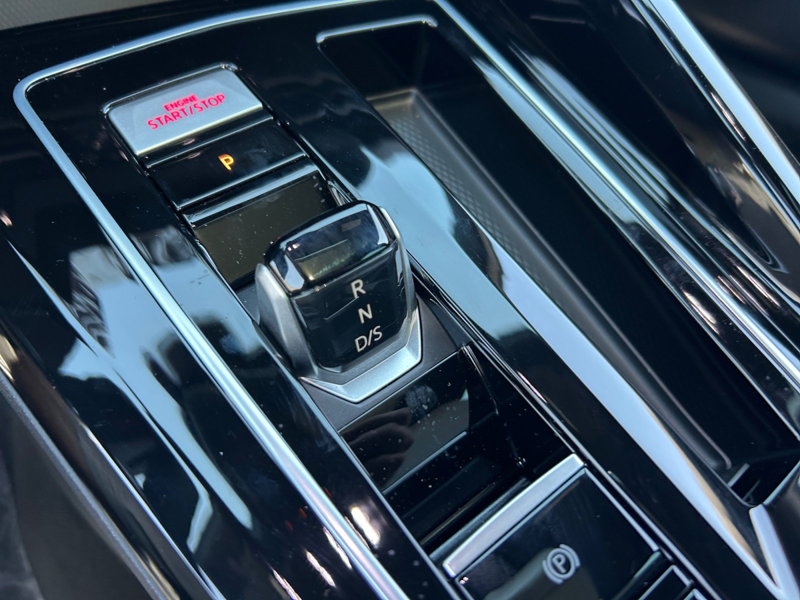 New 2026 Volkswagen GTI SE FWD image 15