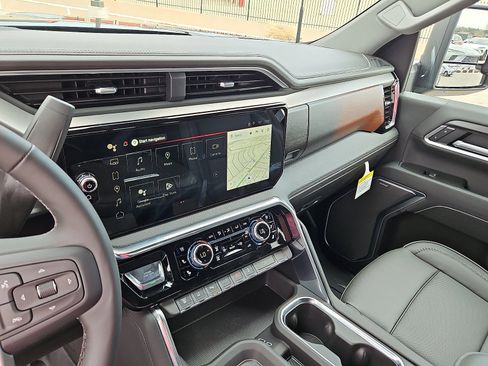 New 2026 GMC Sierra 2500 Denali w/ Denali Reserve Package image 17