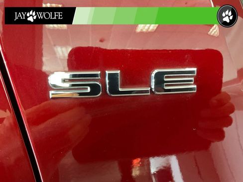 Used 2018 GMC Acadia SLE FWD image 23