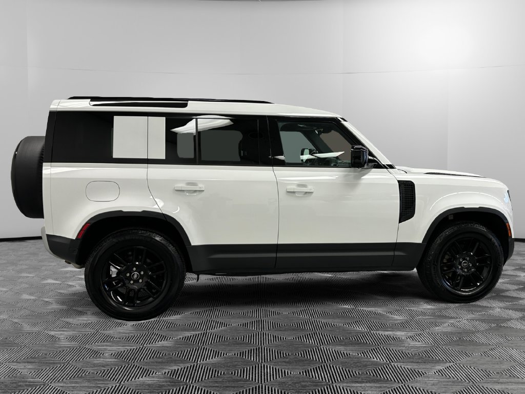Used 2025 Land Rover Defender 110 S AWD/4WD image 7