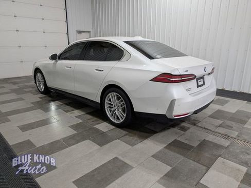 Used 2024 BMW 530i xDrive w/ Premium Package image 2
