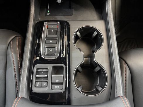 Used 2025 Honda Pilot TrailSport image 23