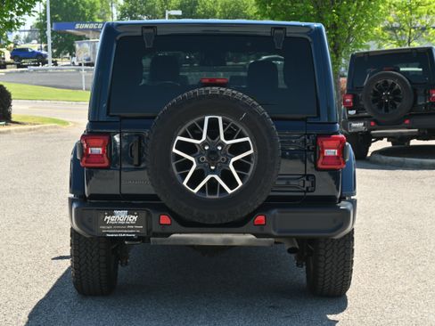 Used 2025 Jeep Wrangler Sahara w/ Safety Group image 12