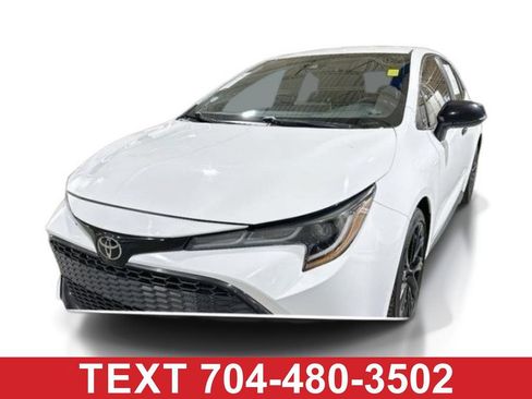 Used 2021 Toyota Corolla SE FWD image 1