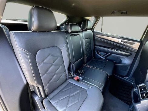 Used 2024 Volkswagen Atlas Cross Sport SE AWD/4WD image 27