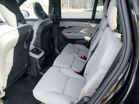 New 2026 Volvo XC90 T8 Plus w/ Protection Package Premier image 19