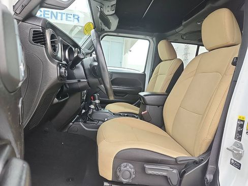 Used 2022 Jeep Gladiator Sport AWD/4WD image 8