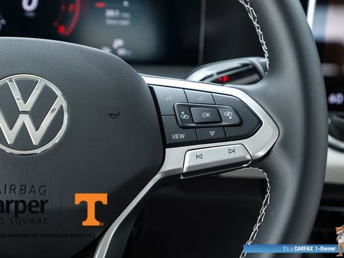 Used 2025 Volkswagen Tiguan SE FWD image 22