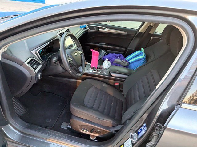 Used 2020 Ford Fusion SE FWD image 12