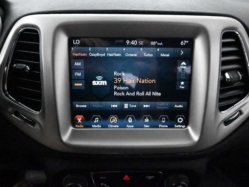 Used 2017 Jeep Compass Latitude w/ Popular Equipment Group AWD/4WD image 14