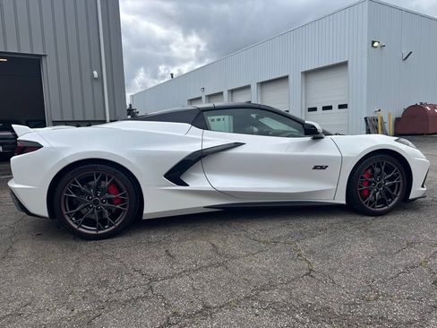 Used 2023 Chevrolet Corvette Stingray Premium Conv w/ Z51 Performance Package RWD image 14