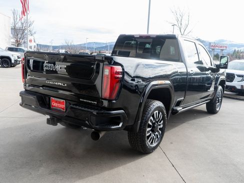 Used 2024 GMC Sierra 2500 Denali Ultimate image 7