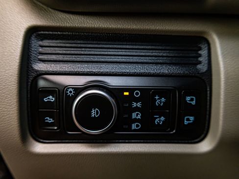 Used 2026 Ford F350 Platinum w/ Platinum Plus Package image 22