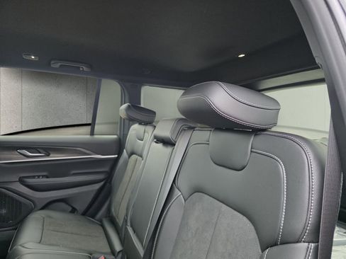 New 2026 Jeep Grand Cherokee Altitude AWD/4WD image 7