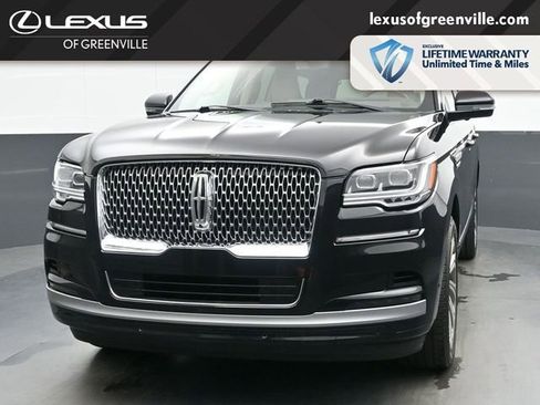 Used 2022 Lincoln Navigator Reserve AWD/4WD image 3