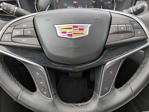 Used 2025 Cadillac XT5 Premium Luxury image 11