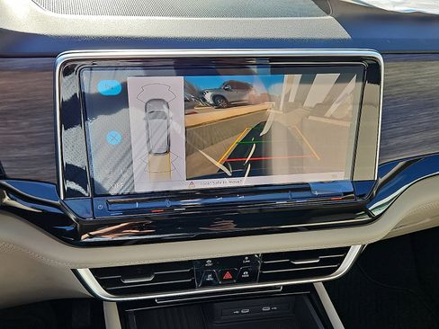 New 2026 Volkswagen Atlas SEL image 18