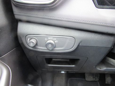 Used 2025 Chevrolet TrailBlazer LT AWD/4WD image 15
