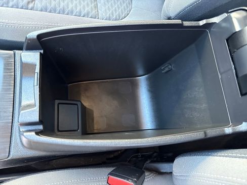 Used 2020 Ford Escape SE image 17