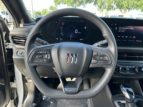 Used 2025 Buick Envista Preferred FWD image 21