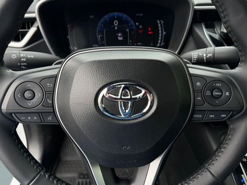 Used 2025 Toyota Corolla XSE FWD image 15