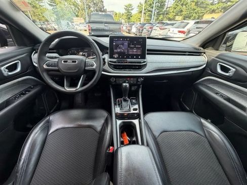Used 2023 Jeep Compass Latitude w/ Convenience Group AWD/4WD image 13