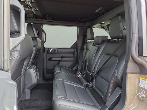 New 2026 Ford Bronco Outer Banks w/ Sasquatch Package image 10