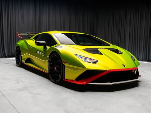 Used 2021 Lamborghini Huracan STO RWD image 20