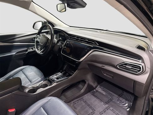 Used 2023 Chevrolet Bolt EUV LT w/ Convenience Package image 28