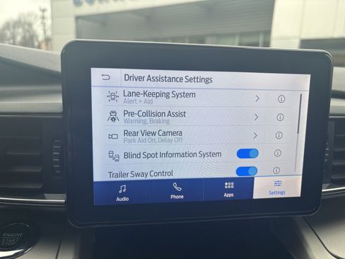 Used 2022 Ford Explorer XLT w/ Equipment Group 202A image 18