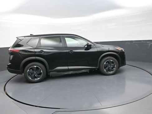 Used 2024 Nissan Rogue SV AWD/4WD image 9