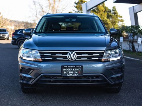 Used 2021 Volkswagen Tiguan SE w/ Panoramic Sunroof Package image 6