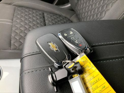 Used 2020 Chevrolet Blazer LT image 12