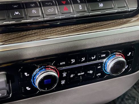 Used 2025 GMC Sierra 1500 Elevation image 14