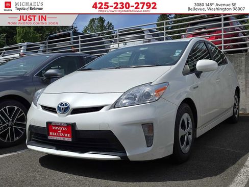 Used 2014 Toyota Prius Four FWD image 1