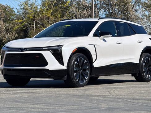 Used 2024 Chevrolet Blazer EV RS image 16