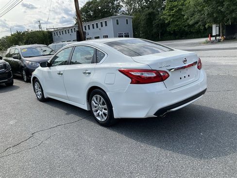 Used 2016 Nissan Altima 2.5 S w/ Power Driver Seat Package FWD image 7