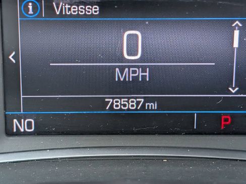 Used 2020 GMC Acadia SLE w/ Driver Convenience Package FWD image 6