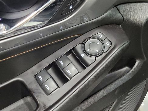 Used 2020 Chevrolet Traverse LT w/ Driver Confidence II Package AWD/4WD image 27