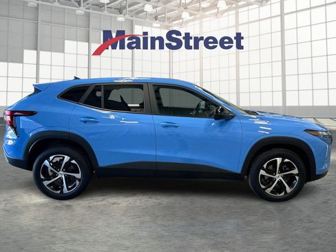 Used 2024 Chevrolet Trax RS w/ Sunroof Package image 6