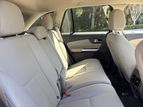 Used 2013 Ford Edge SE image 27
