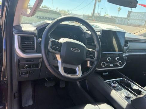 Used 2024 Ford Expedition Max XLT image 28