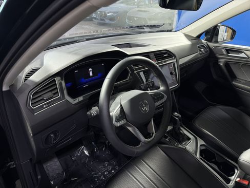 Used 2022 Volkswagen Tiguan SE AWD/4WD image 19