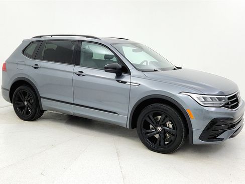 Used 2023 Volkswagen Tiguan SE R-Line image 6