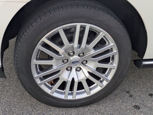 Certified 2024 Ford Expedition Limited image 11