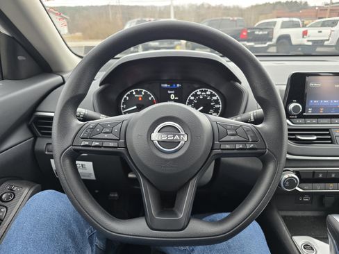 Used 2024 Nissan Altima 2.5 S image 13